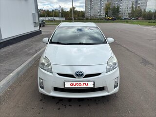 2010 Toyota Prius III (XW30), белый, 1320000 рублей, вид 1