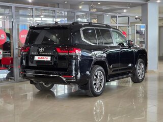 2024 Toyota Land Cruiser 300 Series, чёрный, 12700000 рублей, вид 3