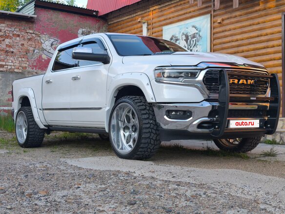 2018 Ram 1500 Crew Cab eTorque V, белый, 7000000 рублей - вид 6