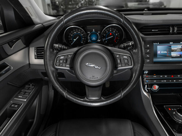 2016 Jaguar XF II, чёрный - вид 9