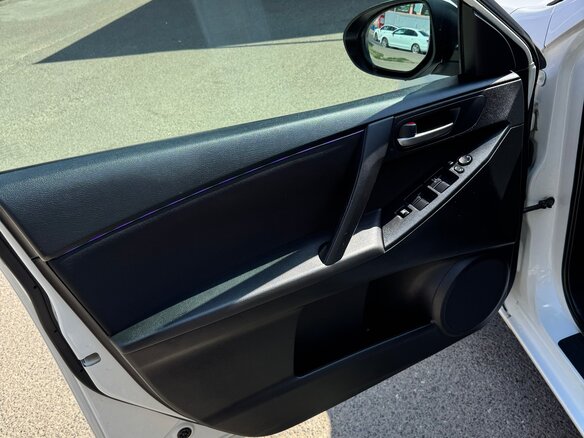 2011 Mazda 3 II (BL), белый - вид 15