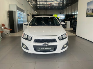 2013 Chevrolet Aveo II, белый, 480000 рублей, вид 2