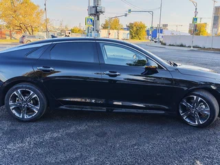 2020 Kia K5 III, чёрный, 2399000 рублей, вид 4