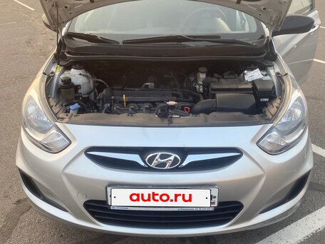 2011 Hyundai Solaris I, серый, 650000 рублей, вид 2