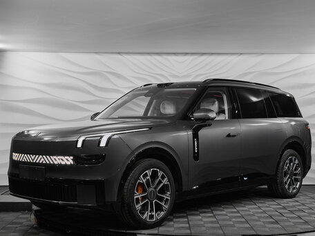 Lynk & Co 900