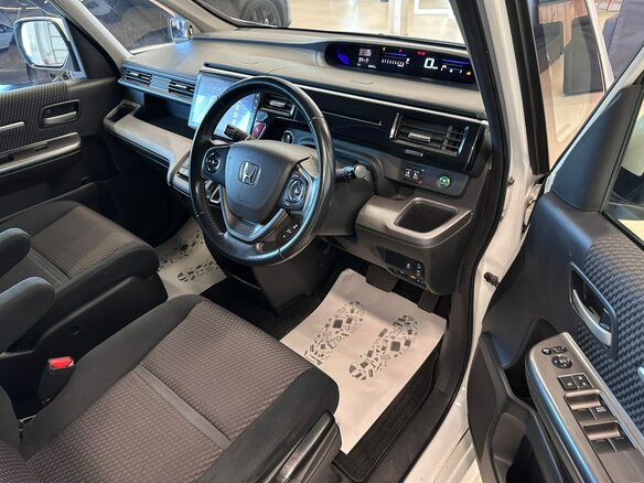 2016 Honda Stepwgn V, белый - вид 10
