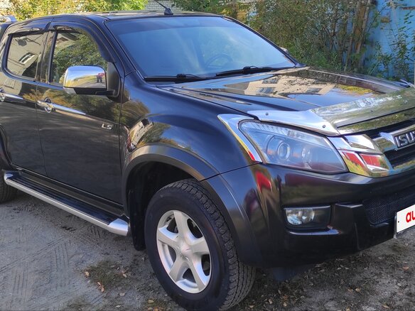 2017 Isuzu D-Max II, чёрный, 2800000 рублей - вид 13