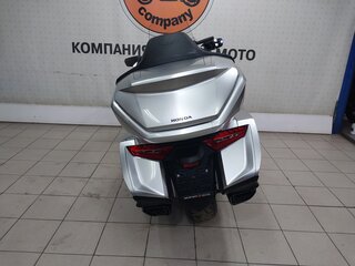 2025 Honda GL 1800 Gold Wing, серебристый, 3399000 рублей, вид 4