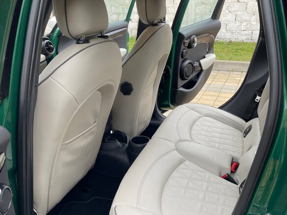 2021 Mini Hatch Cooper III (F55/F56) Рестайлинг 2, зелёный, 2700000 рублей - вид 15