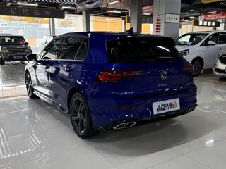 2023 Volkswagen Golf VIII, синий, 1893099 рублей, вид 3