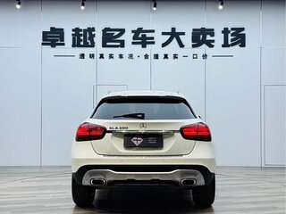 2018 Mercedes-Benz GLA 200 I (X156) Рестайлинг, белый, 1660000 рублей, вид 4