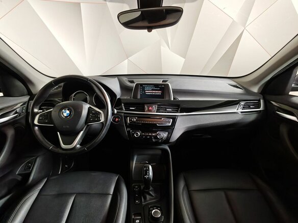 2018 BMW X1 20i xDrive II (F48), синий, 2457000 рублей - вид 10