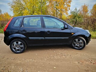 2007 Ford Fiesta Mk5, чёрный, 299900 рублей, вид 3