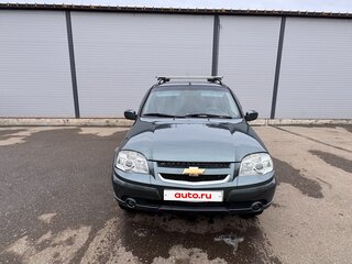 2011 Chevrolet Niva I Рестайлинг, зелёный, 650000 рублей, вид 5