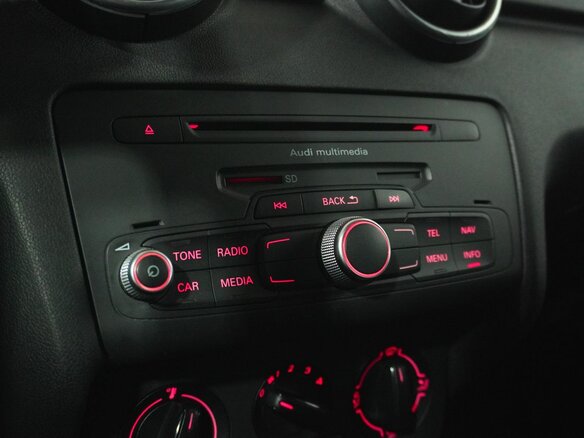 2012 Audi A1 I (8X), красный - вид 14