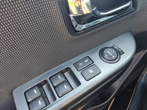 2013 Kia Rio 4-speed III, чёрный, 960000 рублей - вид 15