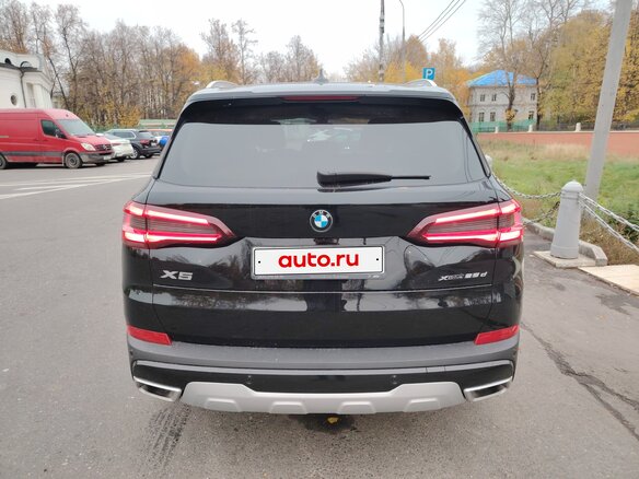 2020 BMW X5 25d IV (G05/G18), чёрный, 5465000 рублей - вид 4
