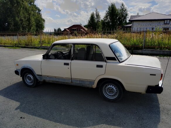 1990 Lada (ВАЗ) 2107, бежевый, 87000 рублей - вид 32