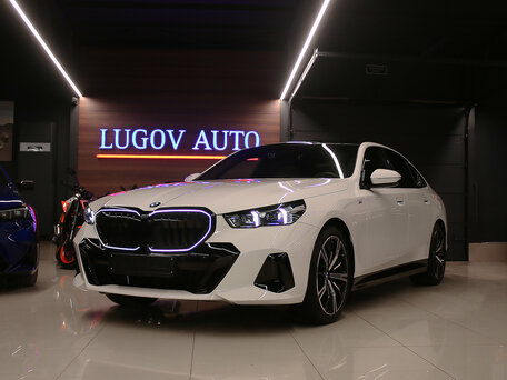 2025 BMW 5 серии 530i xDrive VIII (G60/G61/G68), белый, 7899000 рублей, вид 1