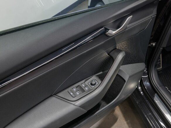 2025 Skoda Octavia IV (A8) Рестайлинг, чёрный - вид 17