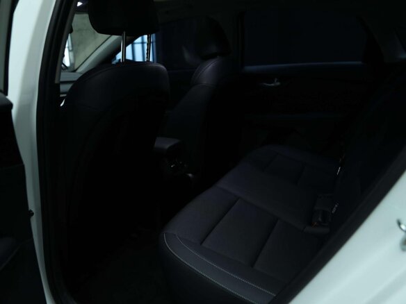 2022 Kia K3 II (China Market) Рестайлинг, белый, 1213000 рублей - вид 6
