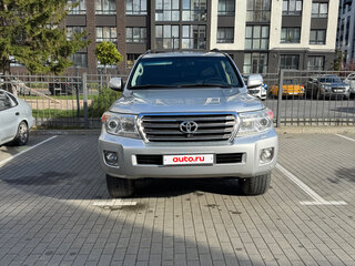 2014 Toyota Land Cruiser 200 Series Рестайлинг 1, серебристый, 5000000 рублей, вид 2