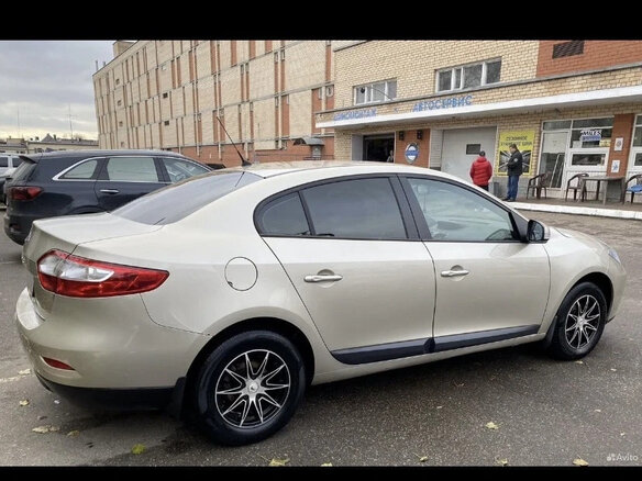 2011 Renault Fluence I, бежевый, 570000 рублей - вид 2