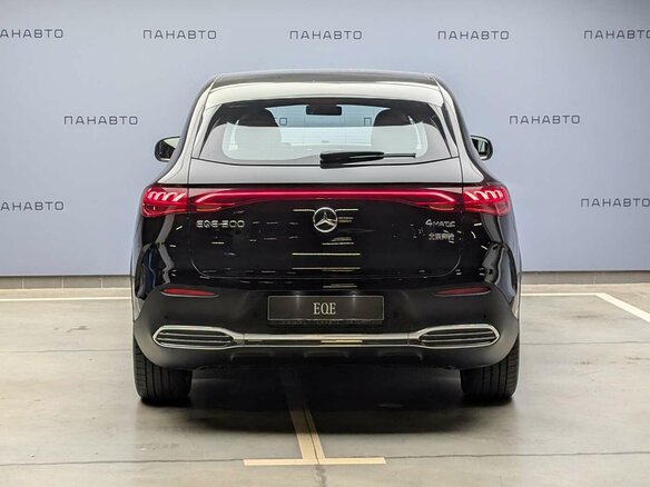 2025 Mercedes-Benz EQE SUV 500, чёрный - вид 3