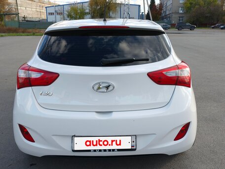 2013 Hyundai i30 II, белый, вид 4