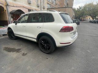 2011 Volkswagen Touareg II, белый, 1500000 рублей, вид 3