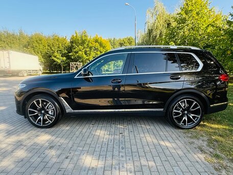 2019 BMW X7 40i I (G07), чёрный, 5900000 рублей, вид 4
