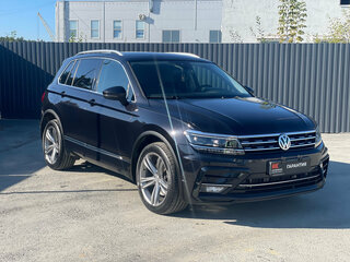 2018 Volkswagen Tiguan II, чёрный, 2449000 рублей, вид 3