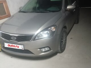 2010 Kia Ceed I Рестайлинг, серебристый, 870000 рублей, вид 1