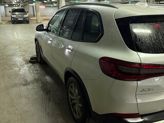 2018 BMW X5 30d IV (G05/G18), белый, 5200000 рублей, вид 4