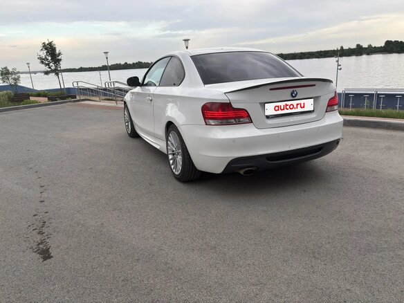 2009 BMW 1 серии 120i I (E81/E82/E87/E88) Рестайлинг, белый, 1200000 рублей - вид 5
