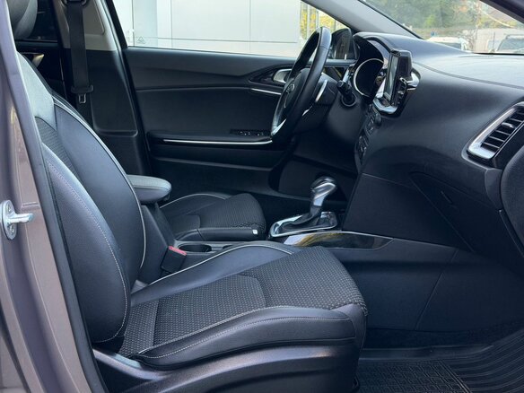 2019 Kia Ceed III, коричневый - вид 9