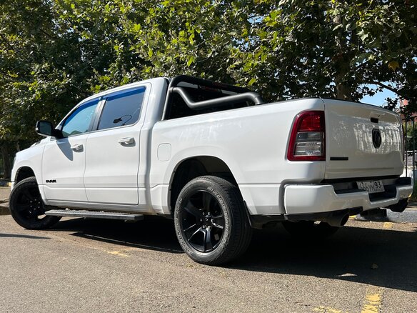 2021 Ram 1500 Crew Cab V, белый, 5400000 рублей - вид 6