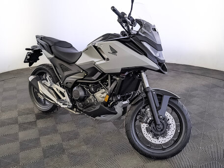 2025 Honda NC 750X, серый, 1399900 рублей, вид 2