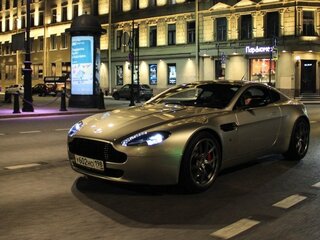 2007 Aston Martin V8 Vantage III, красный, 5700000 рублей, вид 1