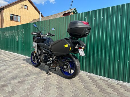 2020 Yamaha MT-09 Tracer (FJ-09), чёрный, 1149000 рублей, вид 2
