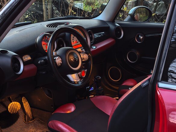 2008 Mini Hatch Cooper II (R56), красный, 720000 рублей - вид 9