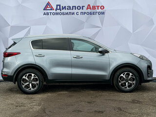 2019 Kia Sportage IV Рестайлинг, серебристый, 1699000 рублей, вид 4