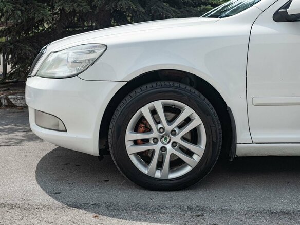 2012 Skoda Octavia II (A5) Рестайлинг, белый, 725000 рублей - вид 8