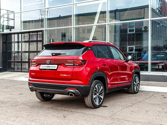 2024 Changan CS35 Plus I Рестайлинг, красный - вид 1