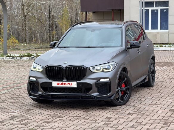 2018 BMW X5 50i IV (G05/G18), чёрный, 4700000 рублей - вид 2