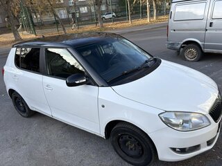 2012 Skoda Fabia II Рестайлинг, белый, 500000 рублей, вид 3
