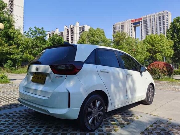 2022 Honda Fit IV, белый - вид 5