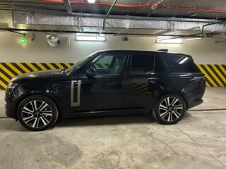 2022 Land Rover Range Rover P530 MHEV V, чёрный, 15705000 рублей, вид 4