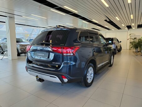 2019 Mitsubishi Outlander III Рестайлинг 3, чёрный, 1833000 рублей, вид 2