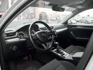 2017 Skoda Superb III, белый, 1751800 рублей, вид 5